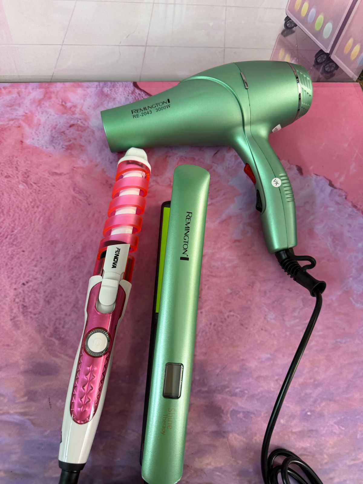 Combo secador de aguacate mas plancha AAA y rizadora nova