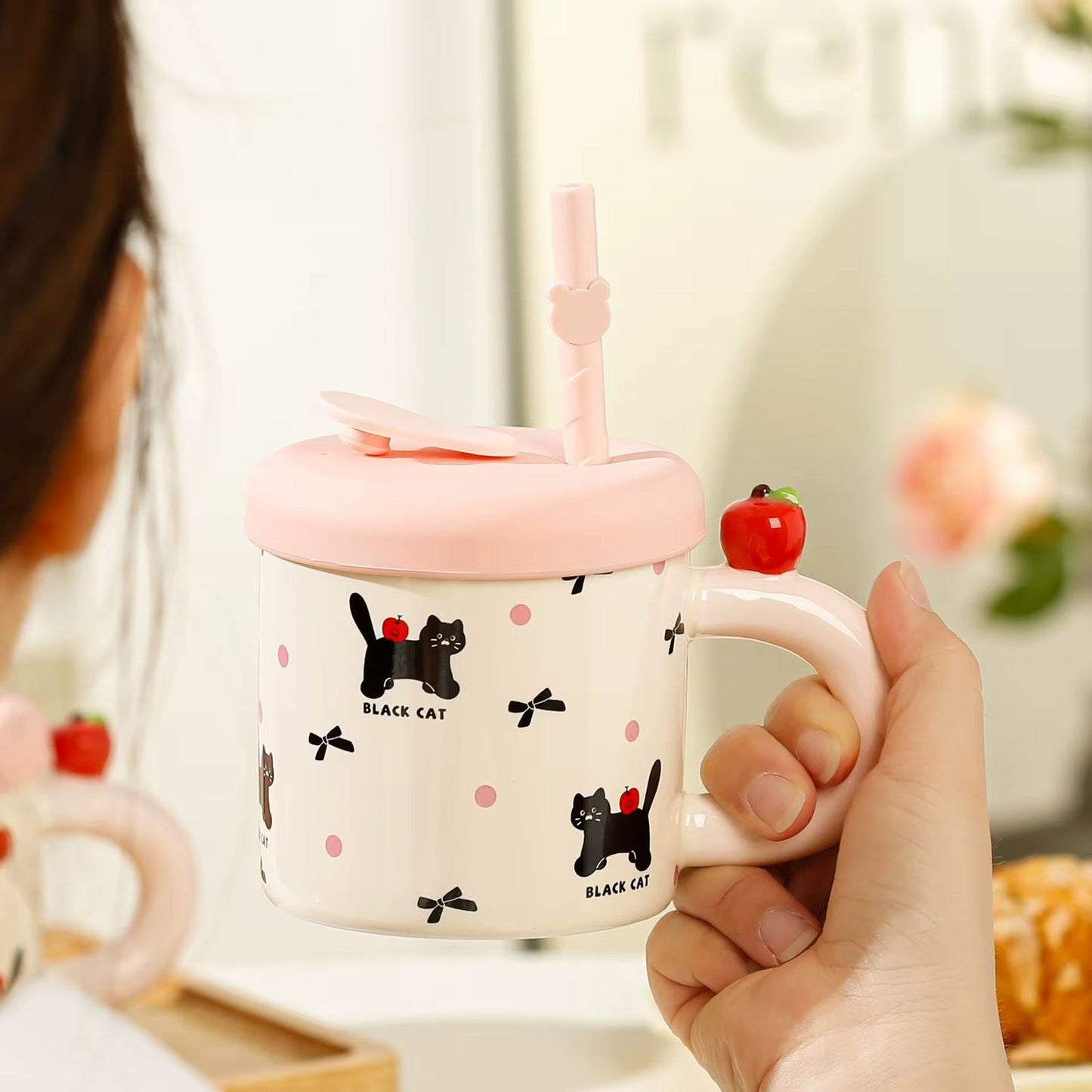mug gatico manzana caja rosada