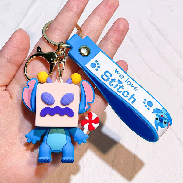 LLAVERO STICH CON TRAJES
