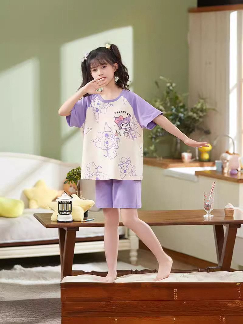 PIJAMA KUROMI BLANCO CON MORADO 3 PIEZAS