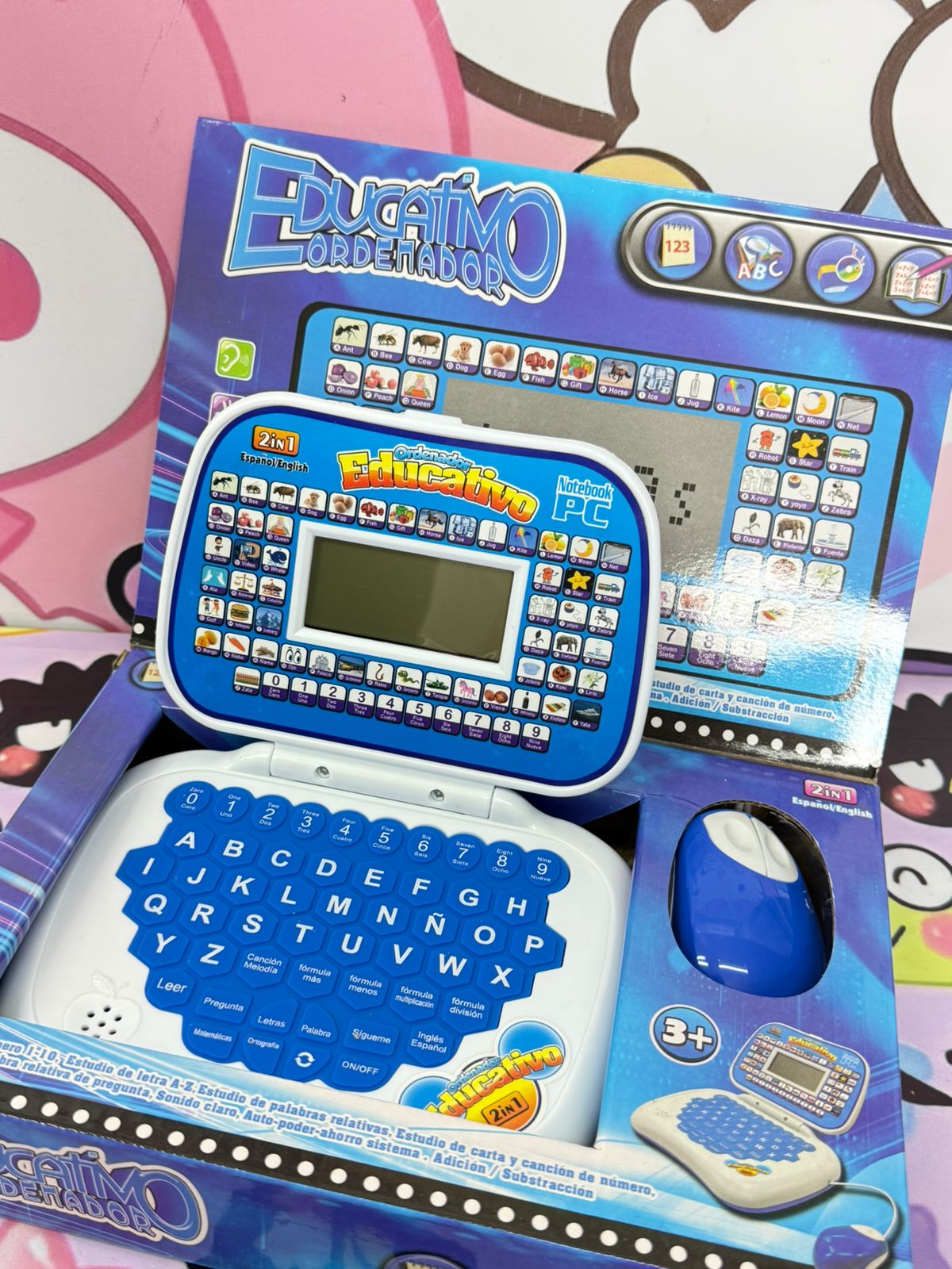 computador infantil pequeño con mouse