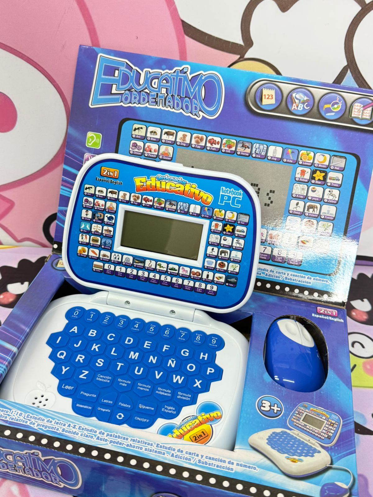 computador infantil pequeño con mouse