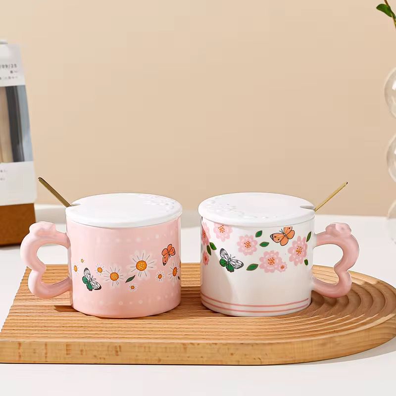Mug con tapita y cuchara de flores