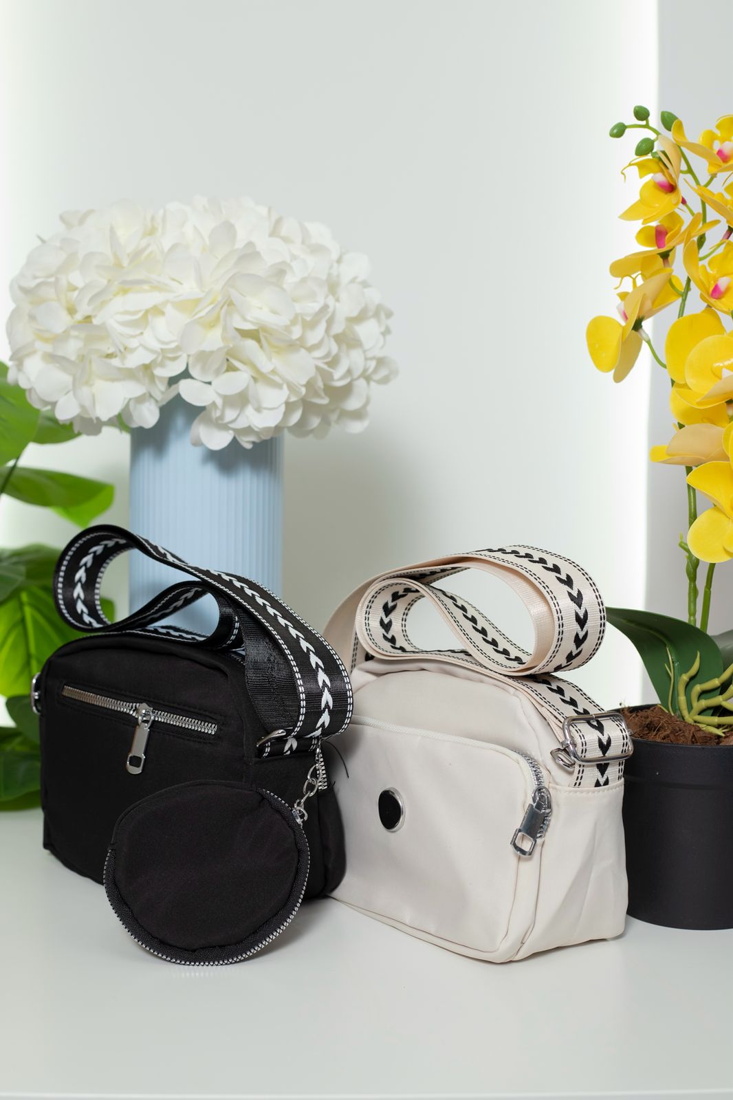 BOLSO MANOS LIBRES BOTON PLATEADO MM 03 -01