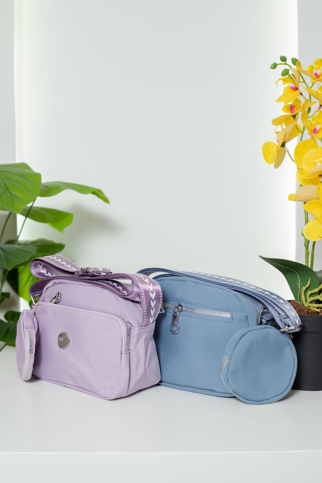 BOLSO MANOS LIBRES BOTON PLATEADO MM 03 -01