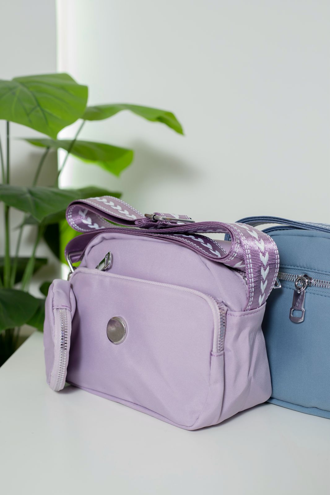 BOLSO MANOS LIBRES BOTON PLATEADO MM 03 -01
