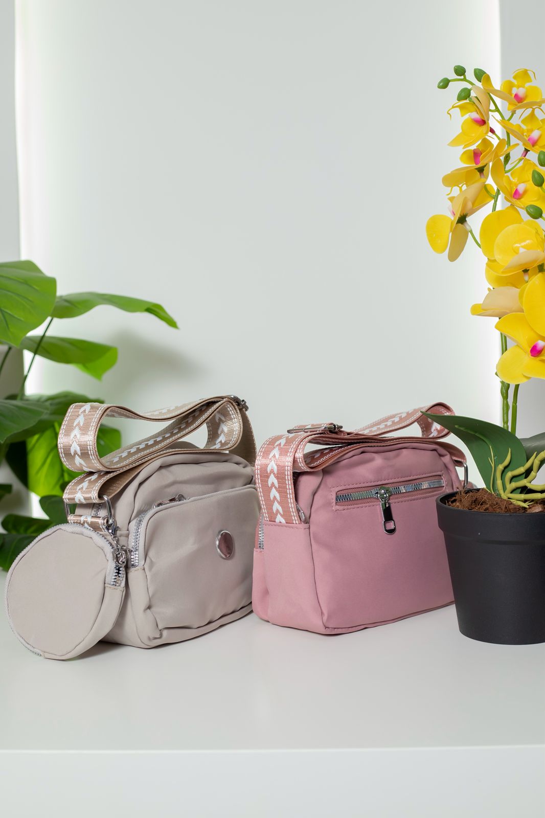 BOLSO MANOS LIBRES BOTON PLATEADO MM 03 -01