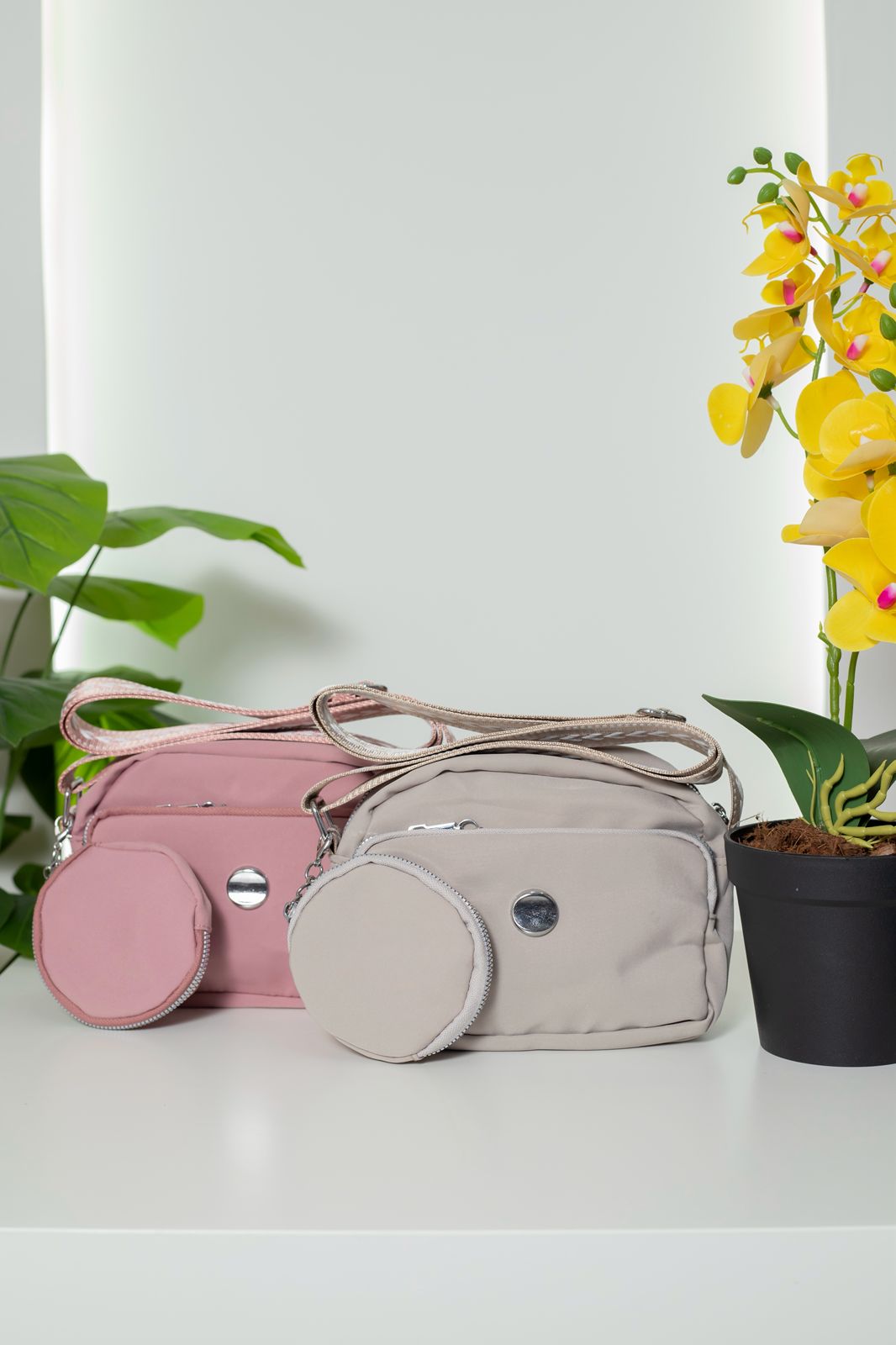 BOLSO MANOS LIBRES BOTON PLATEADO MM 03 -01